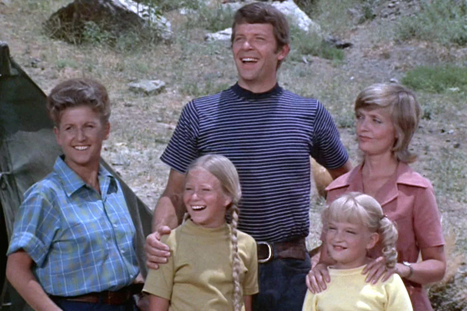 Eve Plumb Robert Reed 090623 5158b705767340b7ba43cf3aca1b05a1 "Too Dangerous for Cindy?": Susan Olsen Claims Brady Bunch Revival Was Canceled Over Her Political Views