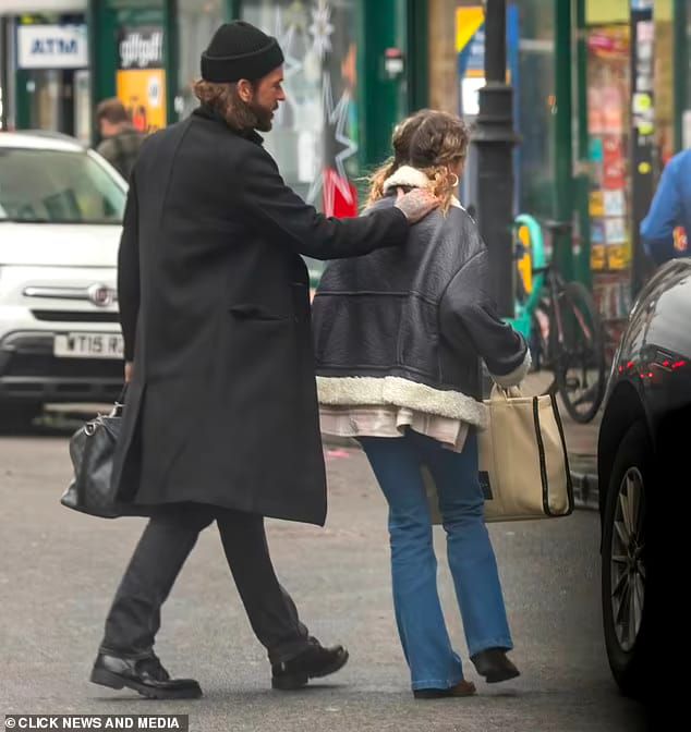 img 20241128 wa00093888614856784833971 Pete Wicks and Jowita Pryzstal Fuel Romance Rumours with Cosy Display in London