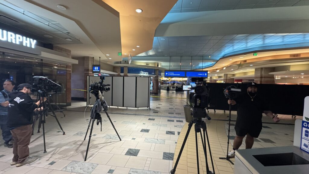 GftBek7bIAAumGy Shooting Incident at Sky Harbor Airport